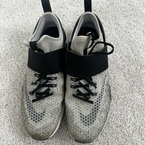 Nike Zoom Shoes Women’s 8.5